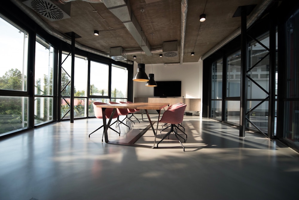 A modern workplace with shared spaces for collaboration
